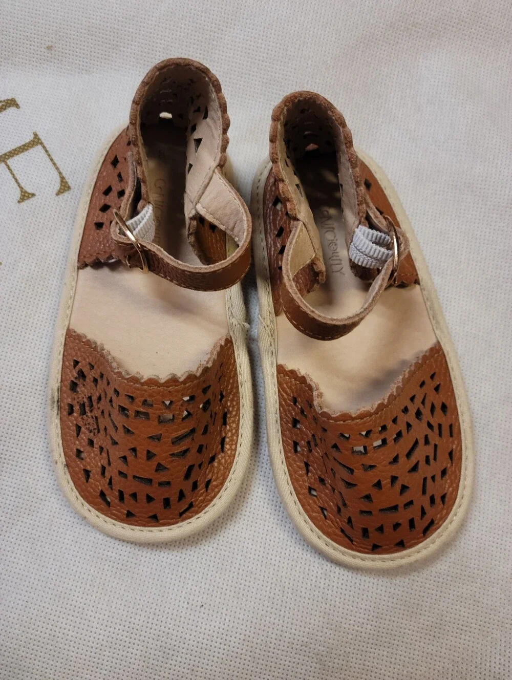 NEW Consciously Kids Sz 8 Tan Pocket Sandals